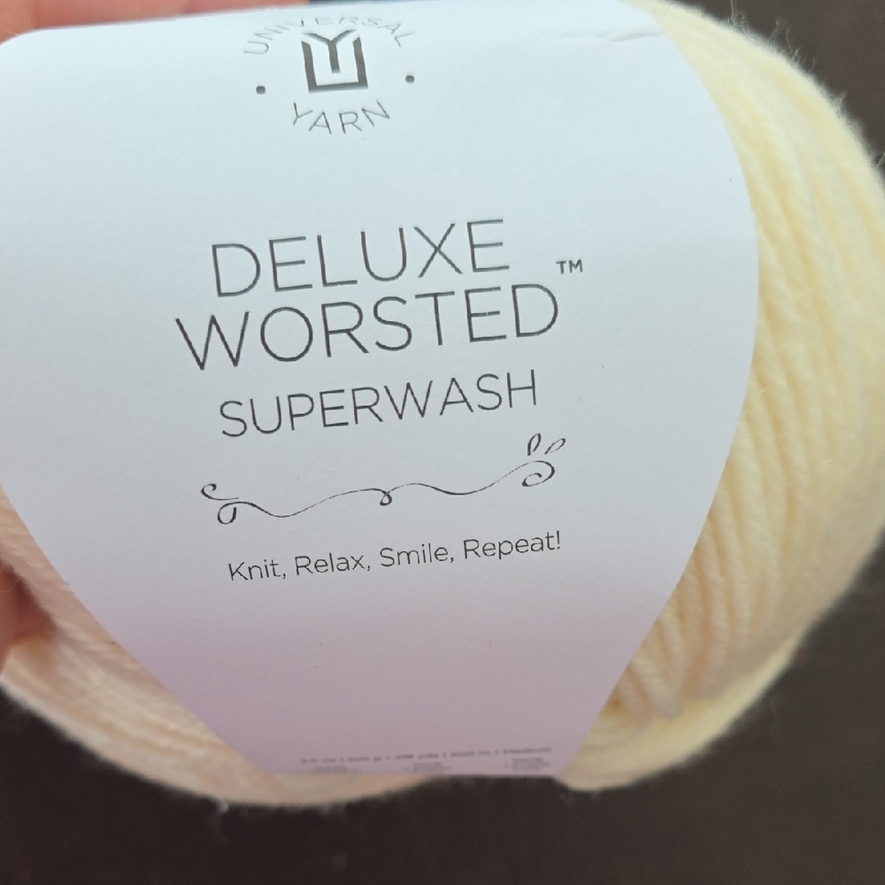 Universal Yarn Deluxe Worsted Superwash - Cream